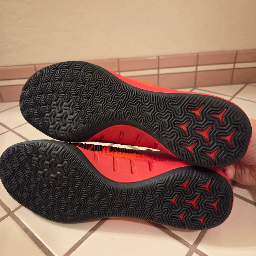 Nike MercurialX Proximo II IC Indoor Soccer Shoes Red Black 831976-616 Mens 13